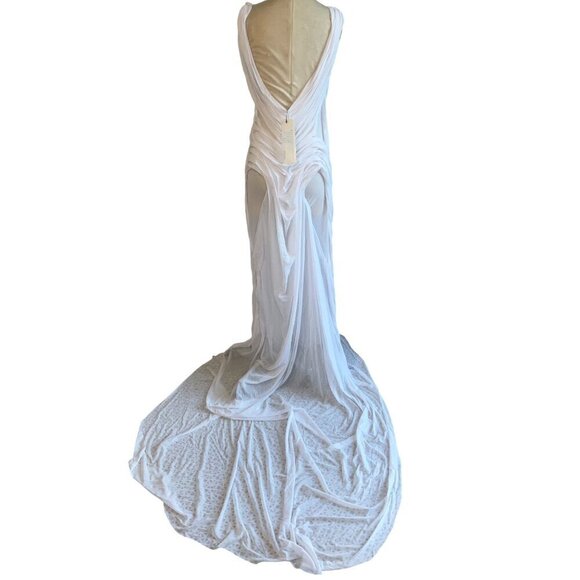 Di Petsa White Water Gown - Picture 8 of 16